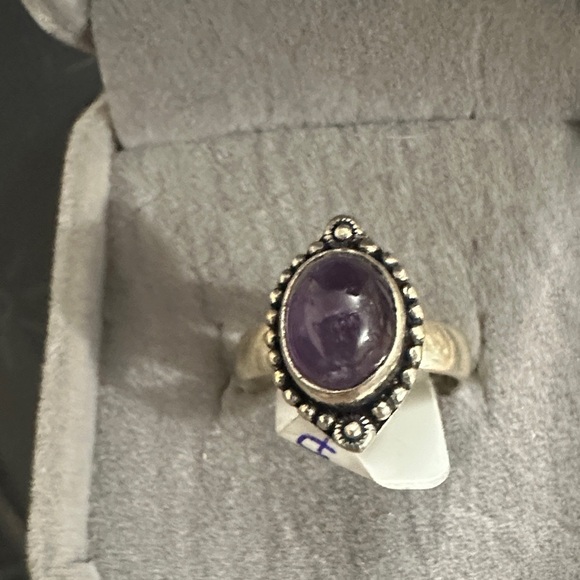 Jewelry - Sterling Silver Amethyst Oval Ring - Purple Gemstone Size 5